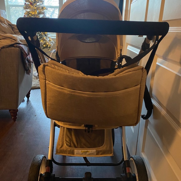 Honey joy stroller 2in1 convertible from bassinet to toddler seat. - Picture 4 of 4